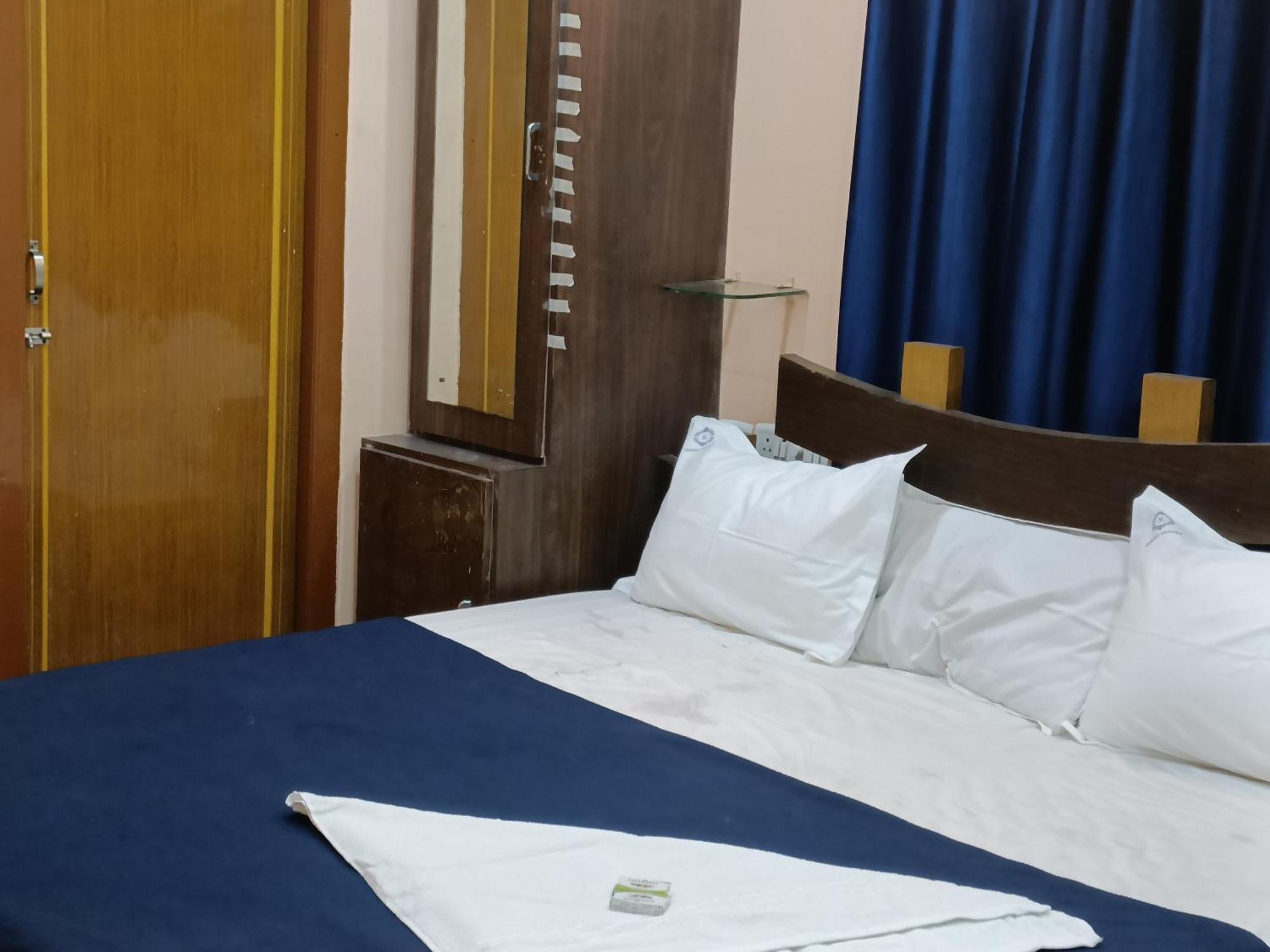 Hotel Dakshin Sea Paradise ヴィシャーカパトナム エクステリア 写真